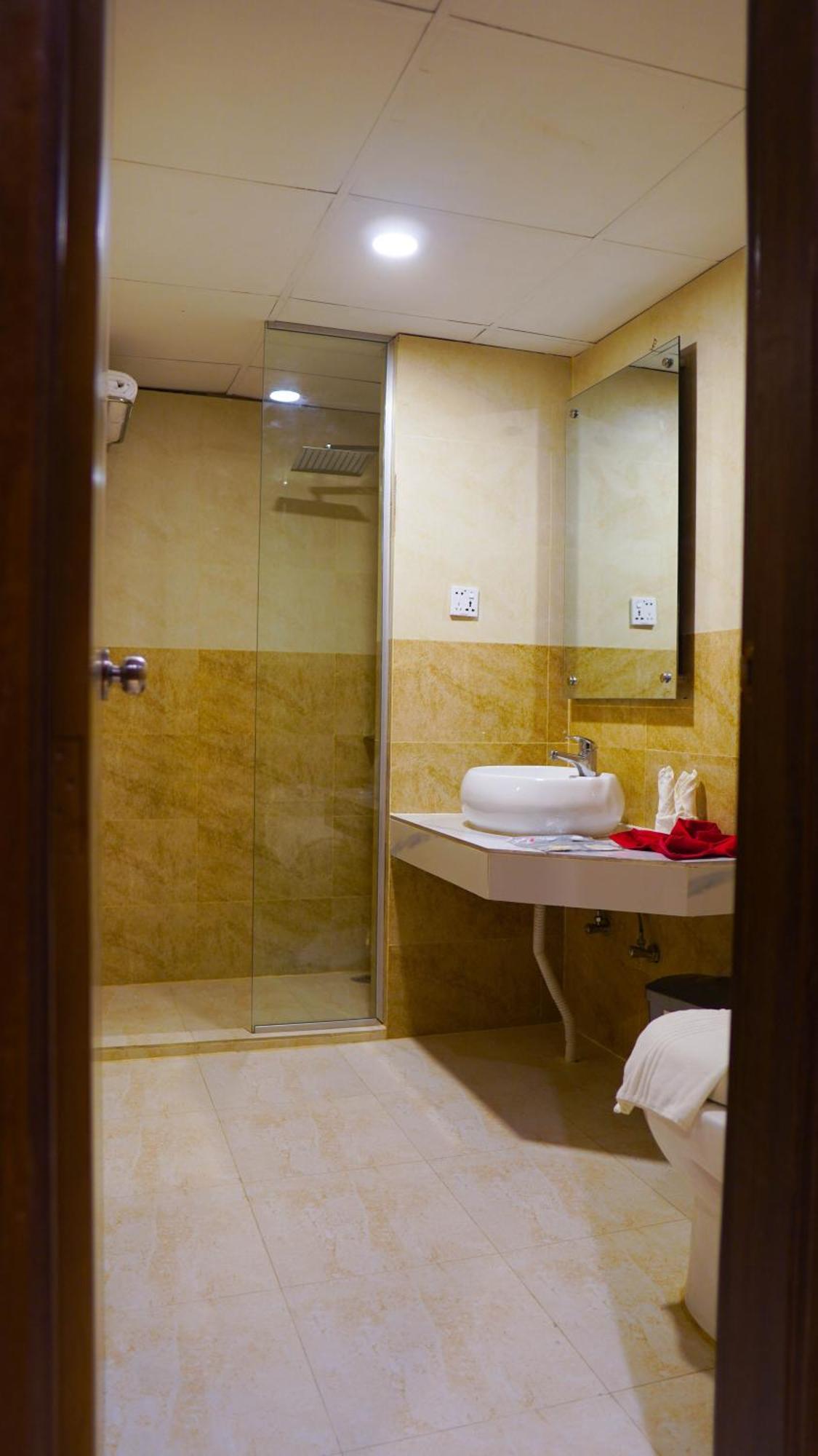 Hotel Grand Vistana Dhaka Esterno foto